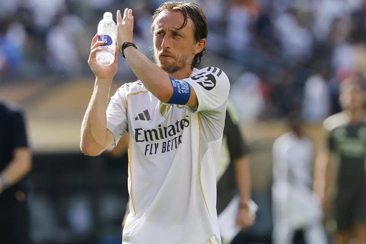لوكا مودريتش يُودّع ريال مدريد برسالة مؤثرة ووفاء لا يُنسى